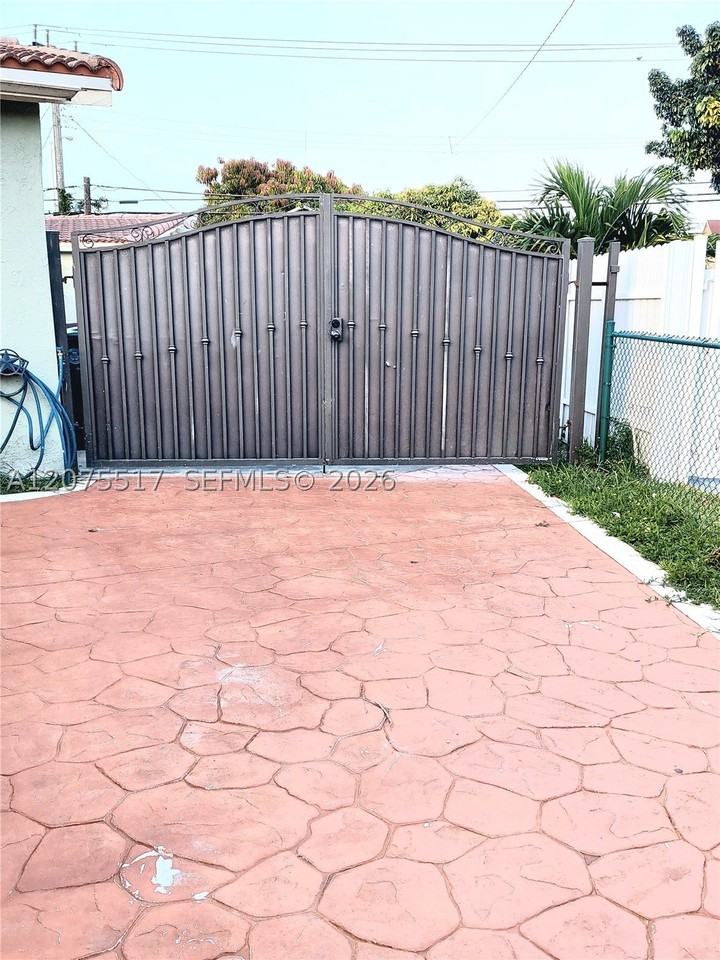 3941 E 9th Ln #0 - Photo 2 of 13
