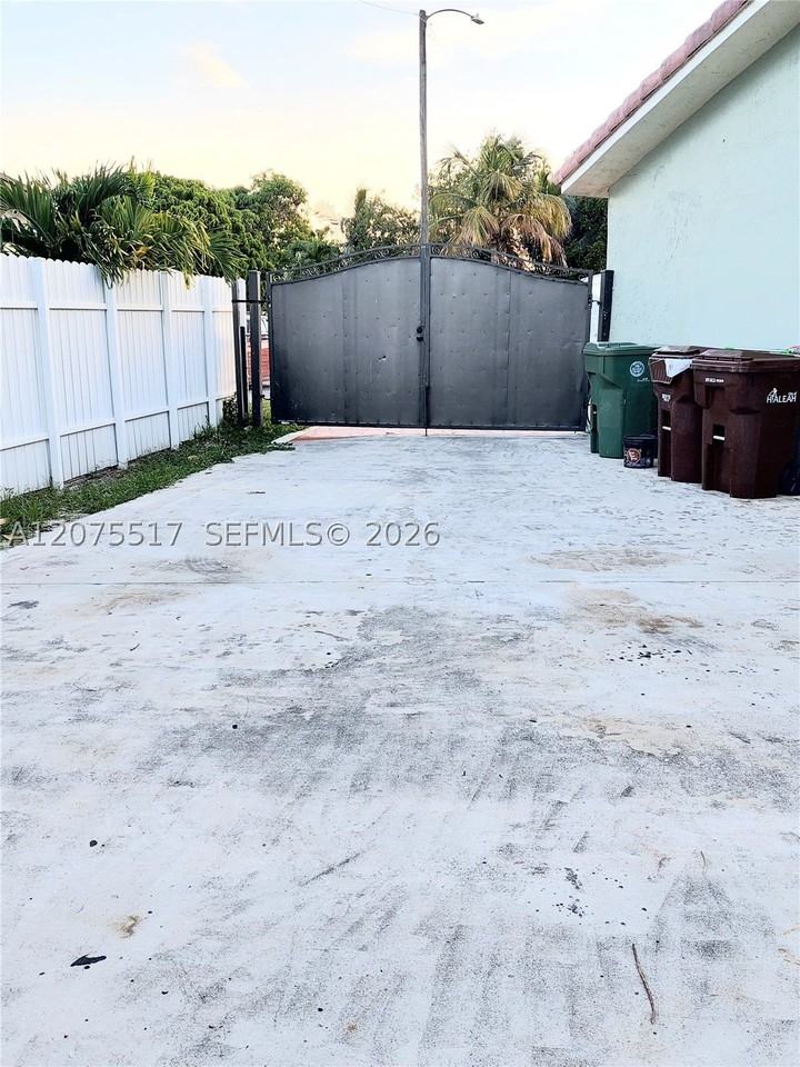 3941 E 9th Ln #0 - Photo 3 of 13