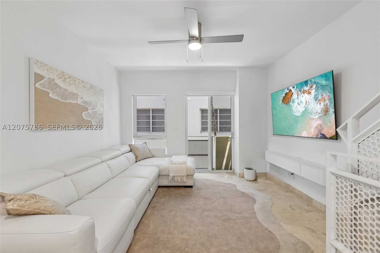 204 Washington Ave #13 - Photo 6 of 46