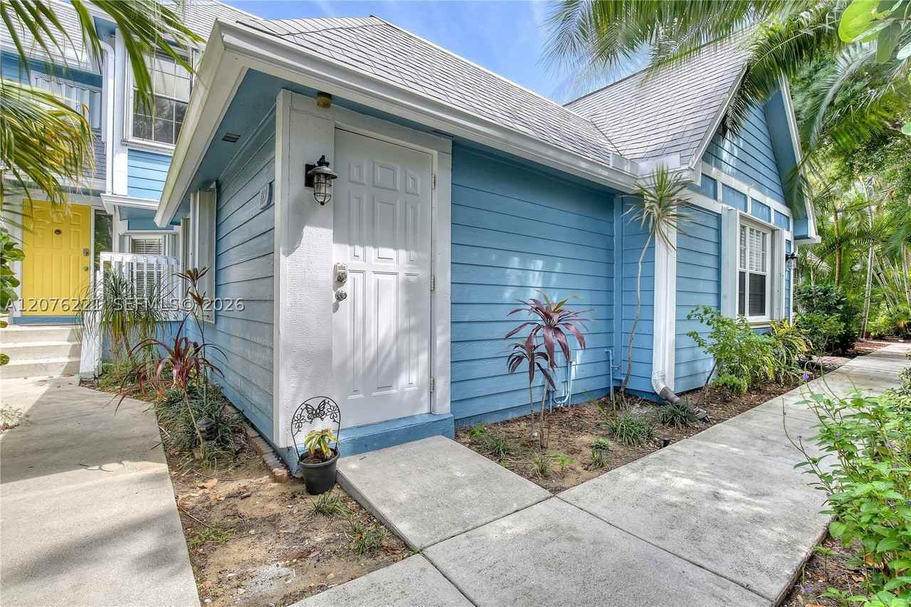 119 Ocean Dunes Cir - Photo 3 of 15
