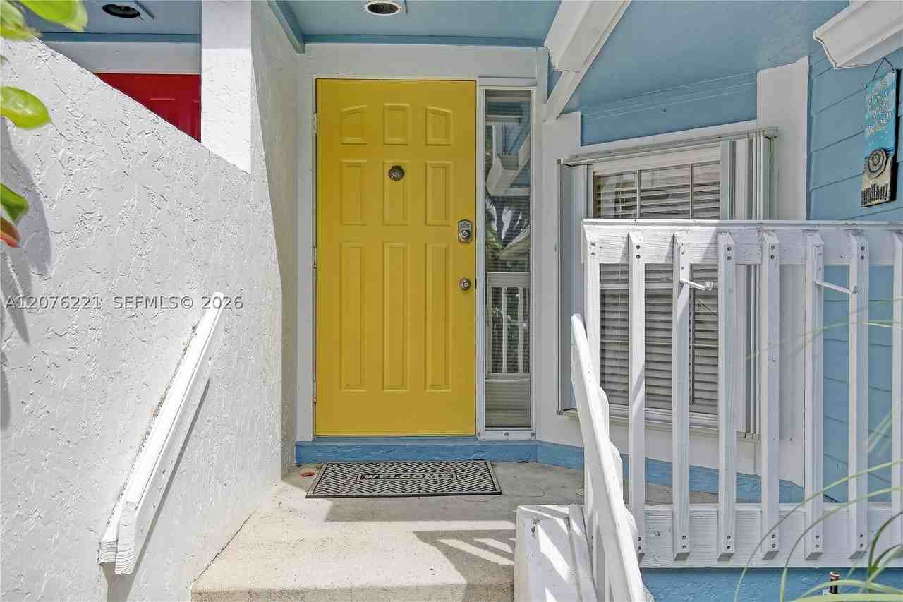 119 Ocean Dunes Cir - Photo 4 of 15