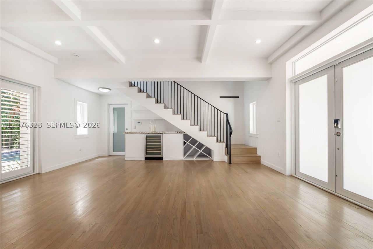 100 Sarto Ave - Photo 3 of 28