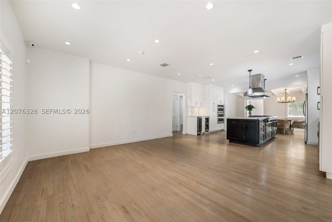 100 Sarto Ave - Photo 6 of 28