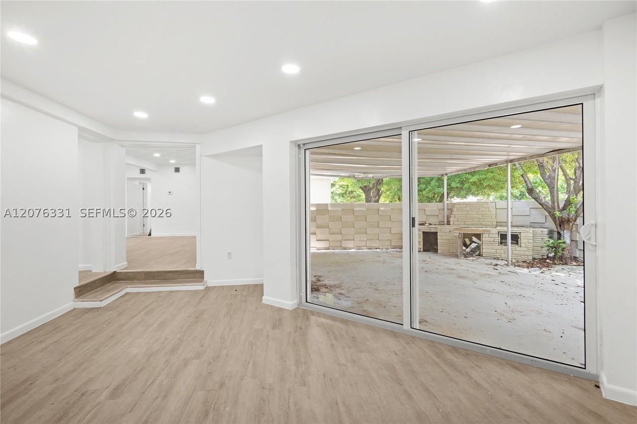 1701 Nw 19th Ave #1701 - Photo 2 of 38