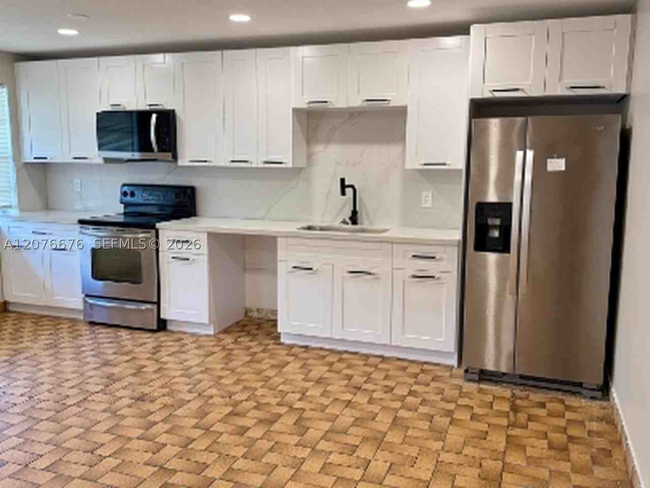 4088 Sw 51st St #C - Photo 5 of 19