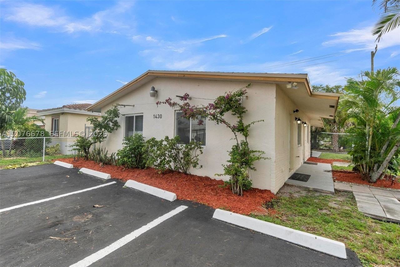 1430 Nw 27th Ave #1-2 - Photo 4 of 47