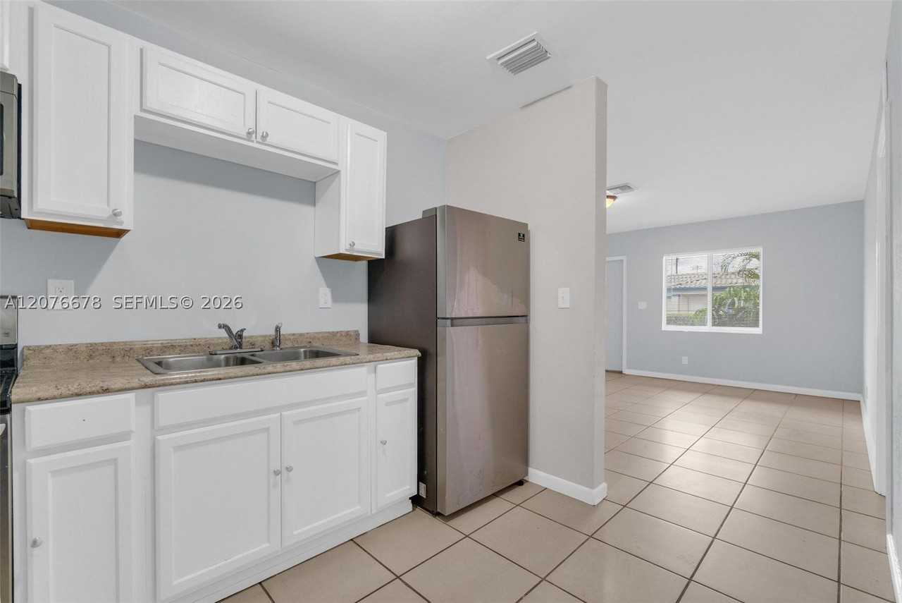 1430 Nw 27th Ave #1-2 - Photo 6 of 47