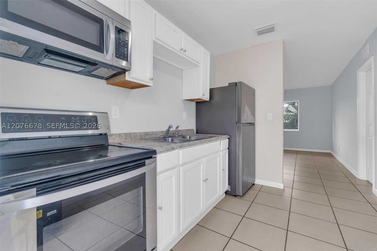 1430 Nw 27th Ave #1-2 - Photo 7 of 47