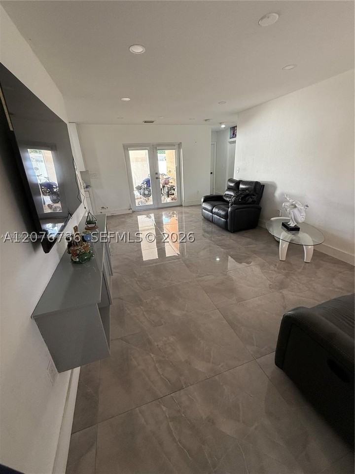 1710 Nw 154th St #1710 - Photo 4 of 18