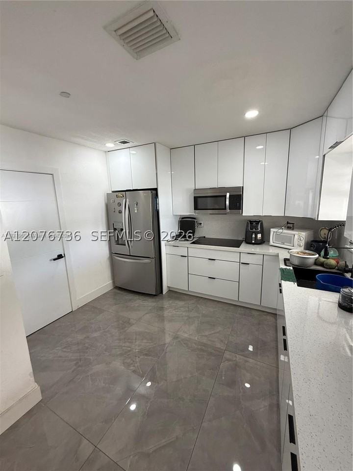 1710 Nw 154th St #1710 - Photo 7 of 18