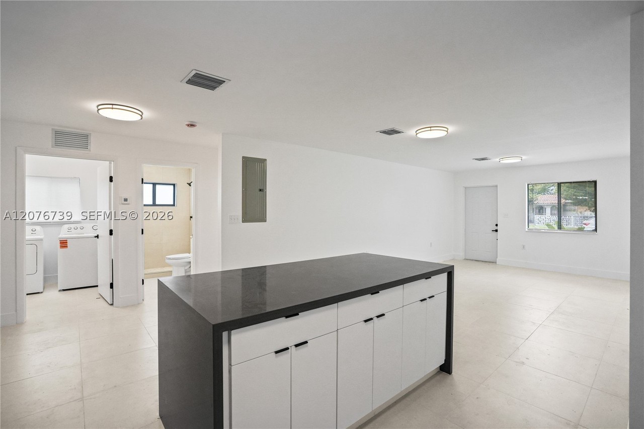 5817 Nw 30th Ave #5817 - Photo 5 of 30