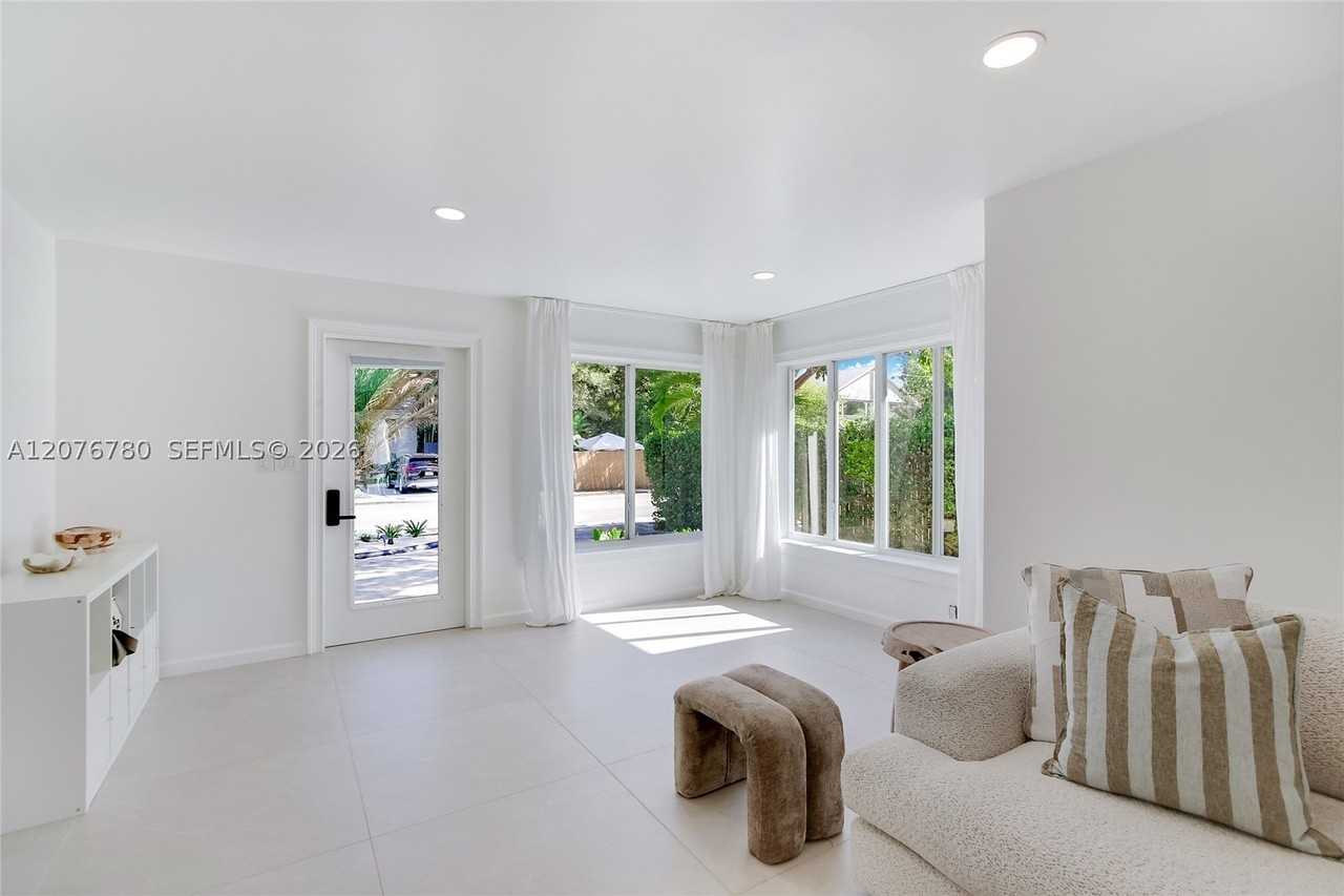 617 Sw 5th Ave - Photo 4 of 14