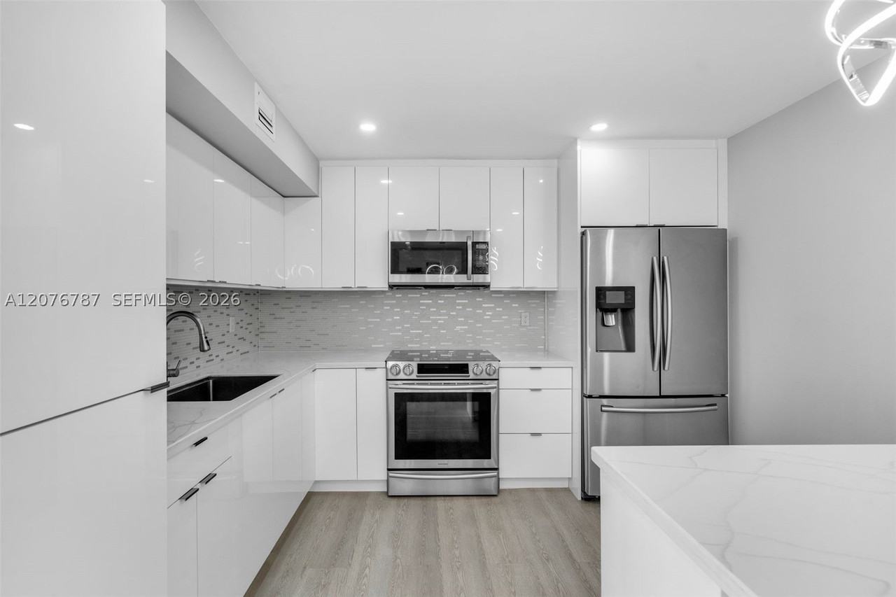 11755 Sw 18th St #409 - Photo 3 of 26