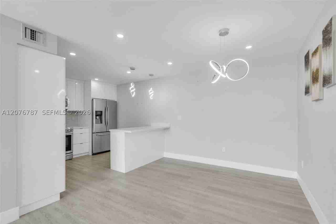 11755 Sw 18th St #409 - Photo 4 of 26