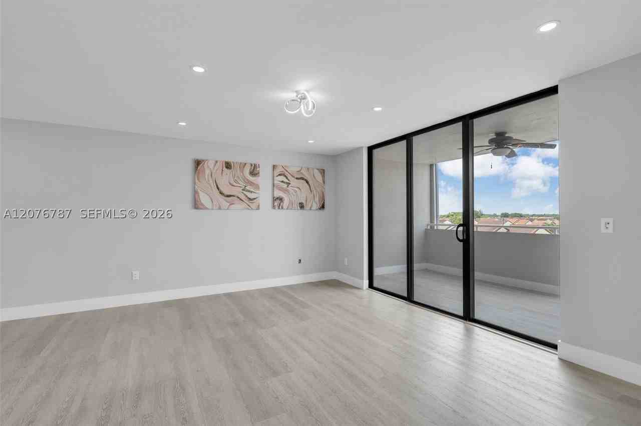 11755 Sw 18th St #409 - Photo 5 of 26