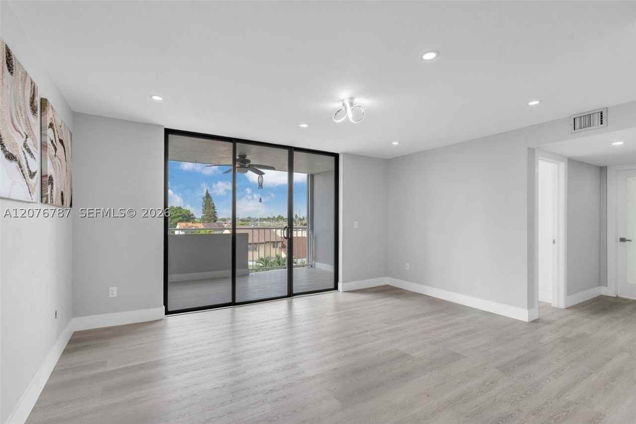 11755 Sw 18th St #409 - Photo 6 of 26