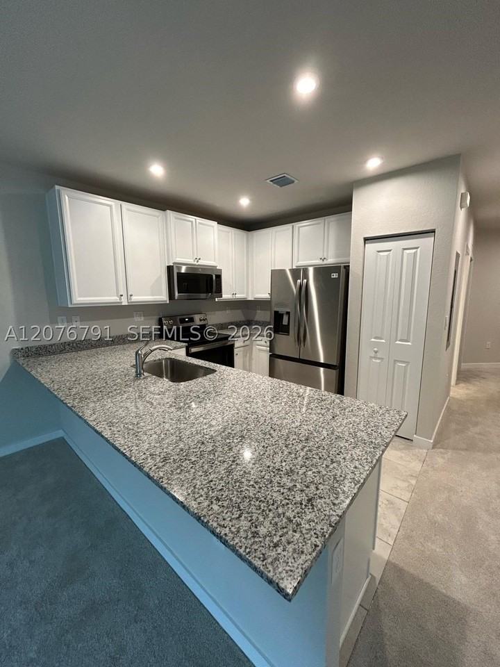 446 Nw 11th Ave #446