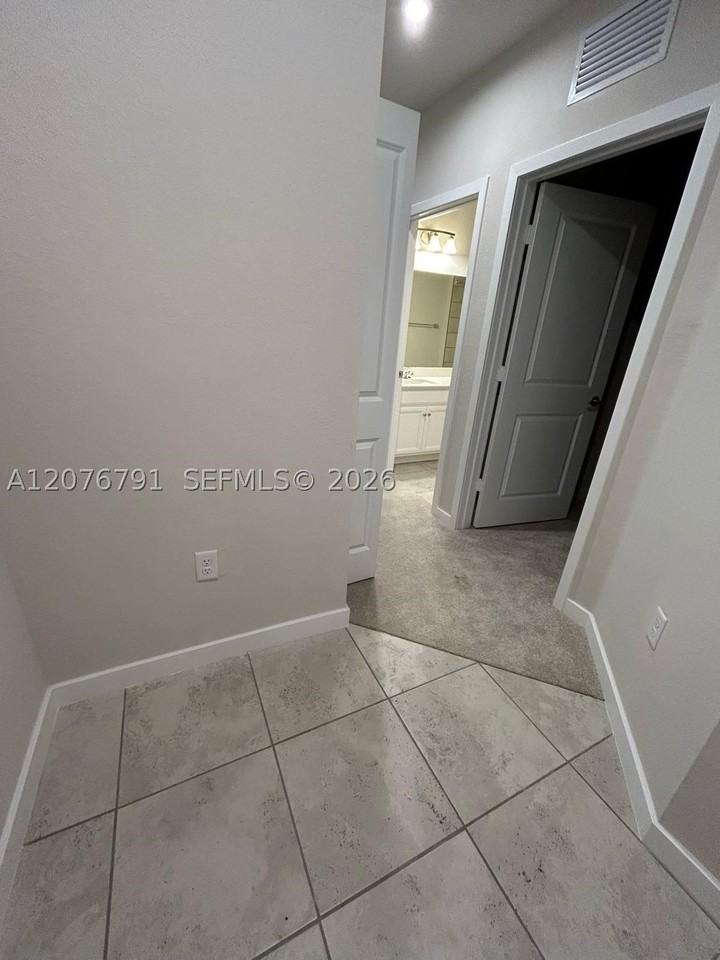 446 Nw 11th Ave #446 - Photo 3 of 16