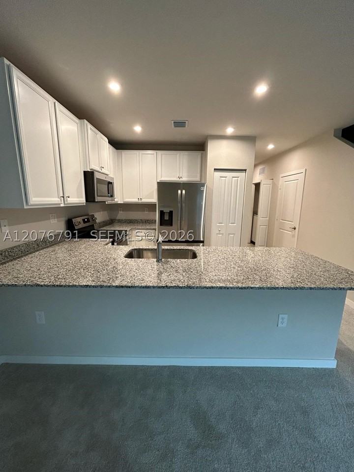 446 Nw 11th Ave #446 - Photo 7 of 16