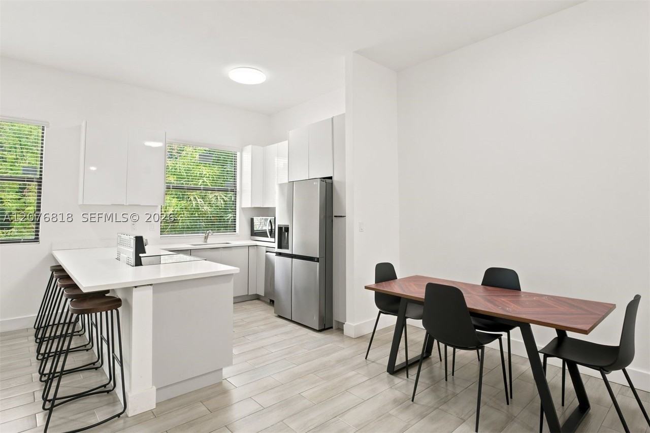 1544 Nw 59th St #B - Photo 6 of 23