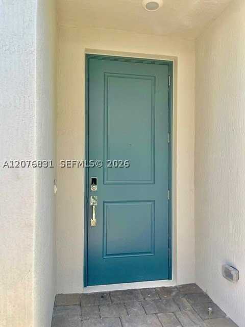 157 Sw 170th Ave - Photo 5 of 26
