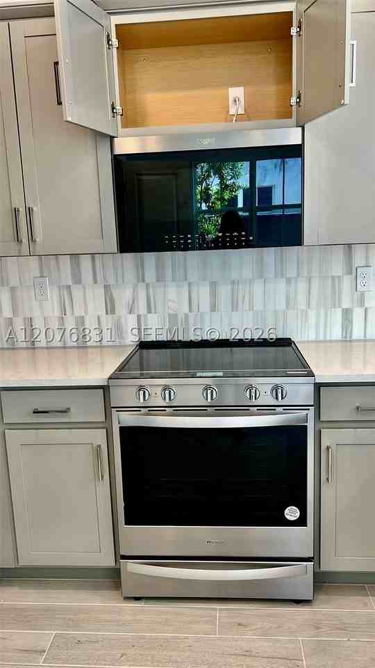 157 Sw 170th Ave - Photo 7 of 26