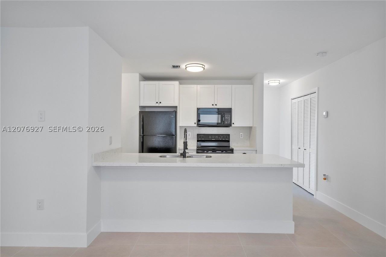 490 Ne 141st St #490 - Photo 7 of 22