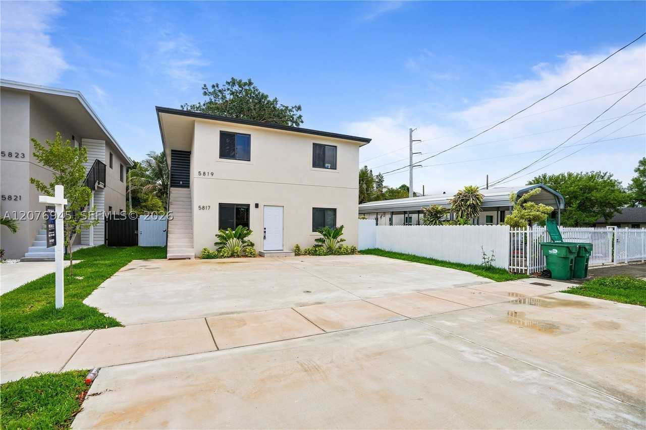 5819 Nw 30th Ave #5819 - Photo 4 of 32