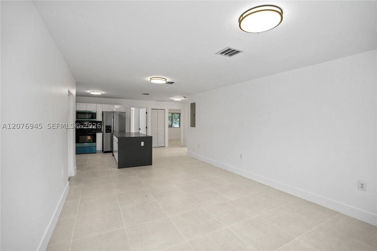 5819 Nw 30th Ave #5819 - Photo 6 of 32