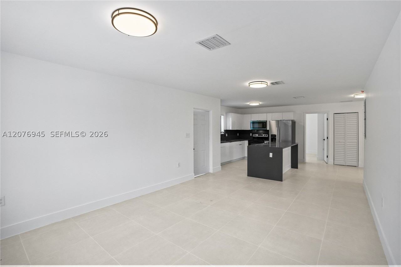 5819 Nw 30th Ave #5819 - Photo 7 of 32