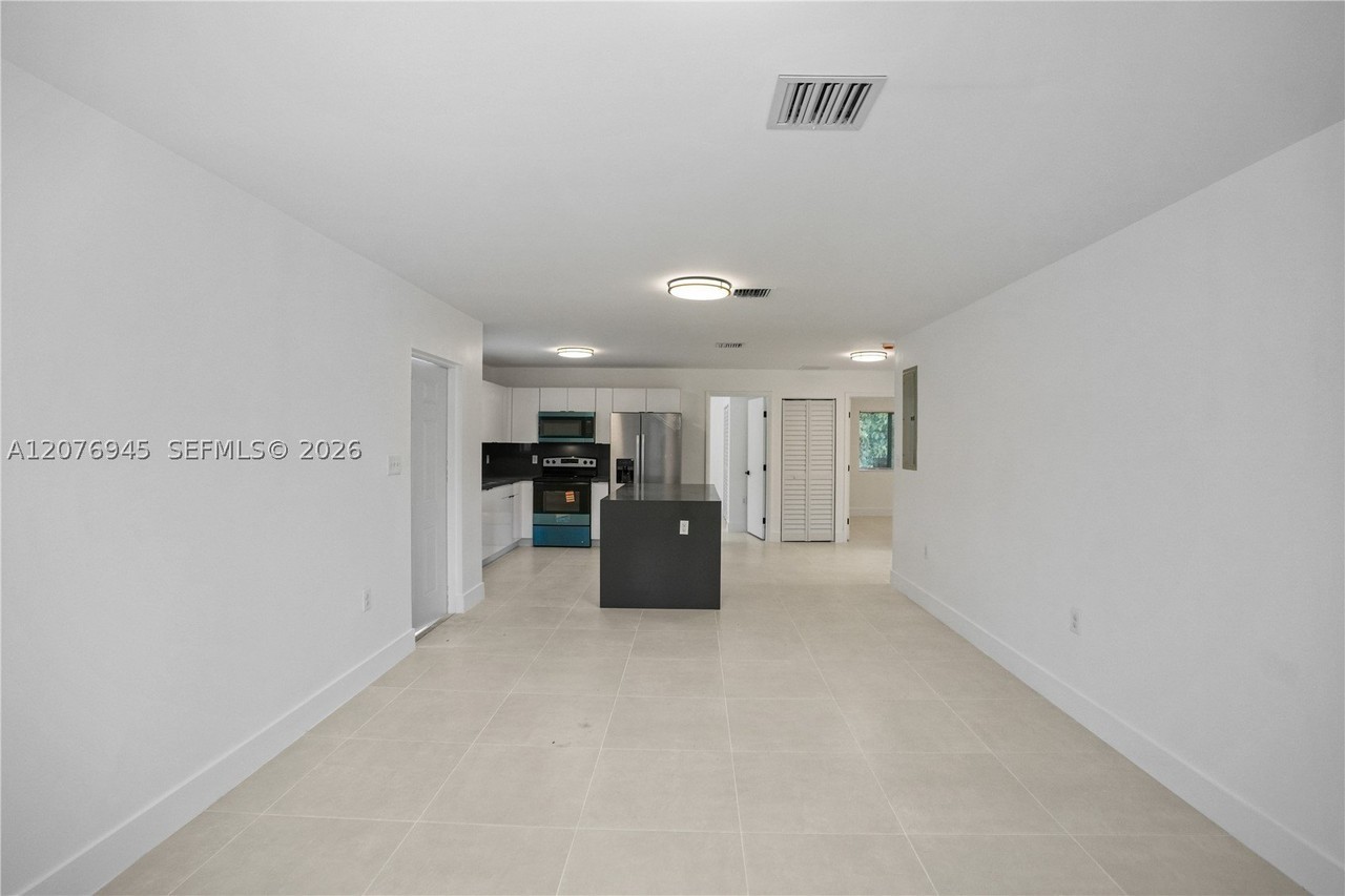 5819 Nw 30th Ave #5819 - Photo 4 of 27