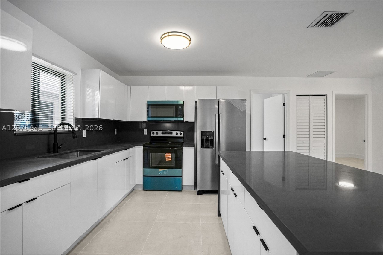 5819 Nw 30th Ave #5819 - Photo 7 of 27