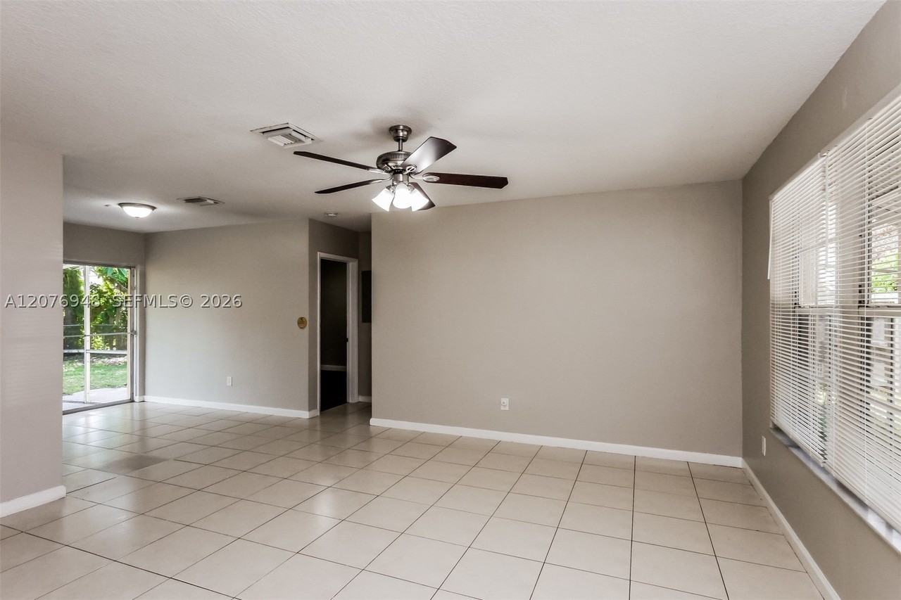 3430 N 72nd Ter - Photo 6 of 18