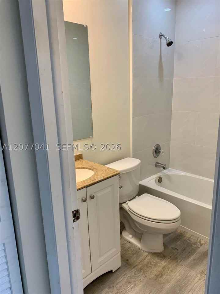 2051 Nw 81st Ave #528 - Photo 6 of 9