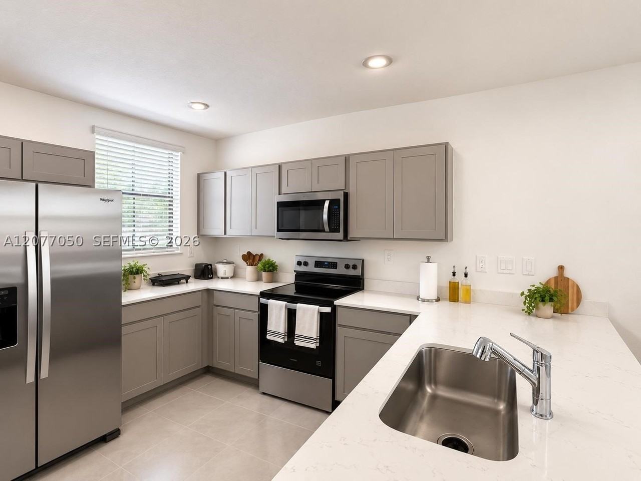 1443 Ne 3rd Ave #1443 - Photo 3 of 6
