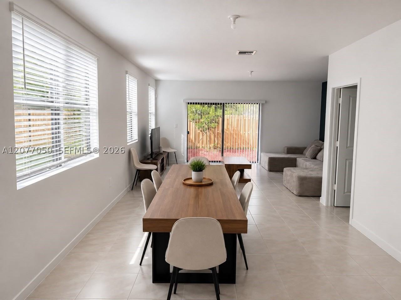 1443 Ne 3rd Ave #1443 - Photo 5 of 6