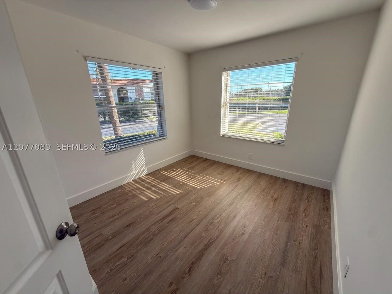 9937 Three Lakes Cir #14D - Photo 6 of 21