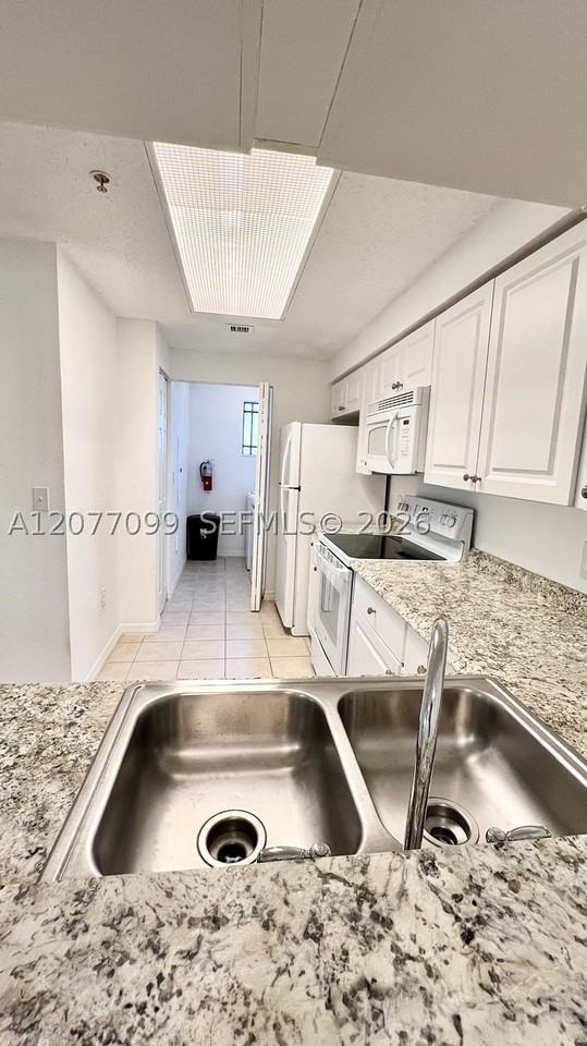 3021 Alcazar Pl #101 - Photo 7 of 20