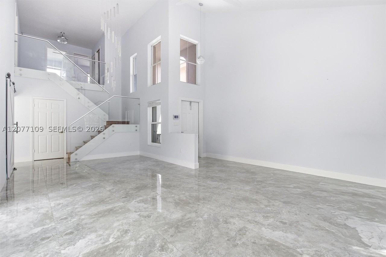 1880 Sweetbay Way - Photo 6 of 32