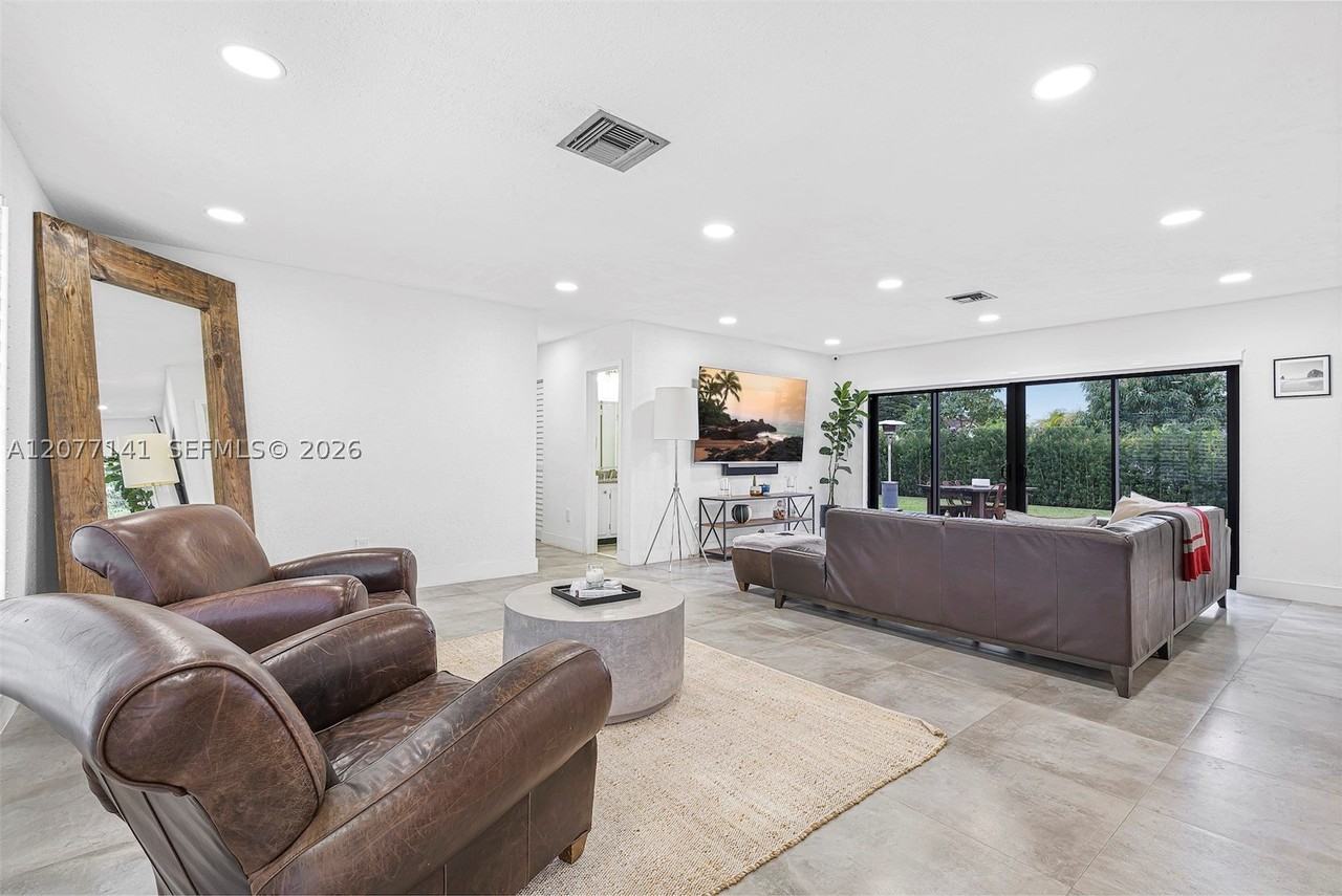 5210 Sw 128th Ct - Photo 4 of 29