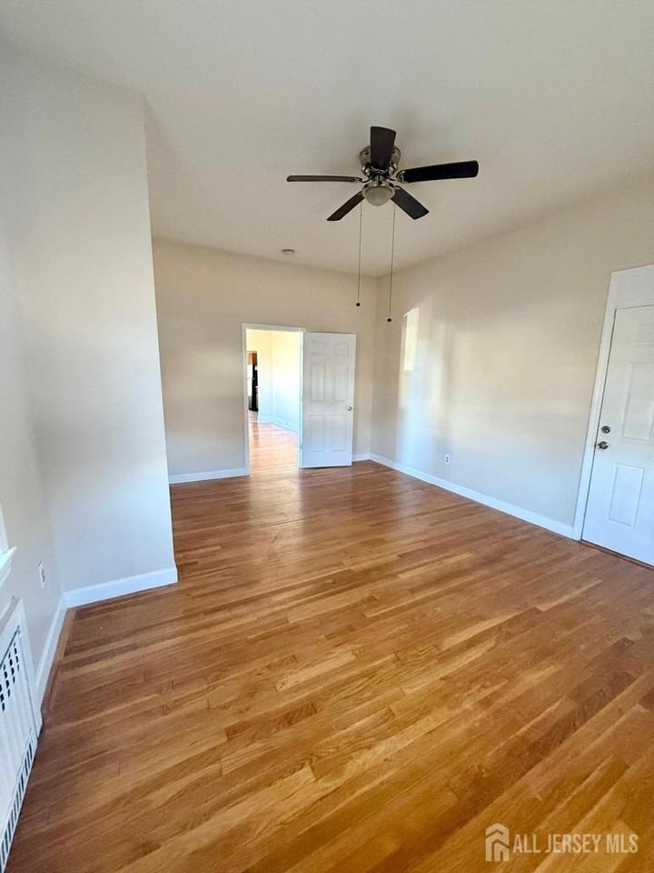 187 Main St - Photo 5 of 8