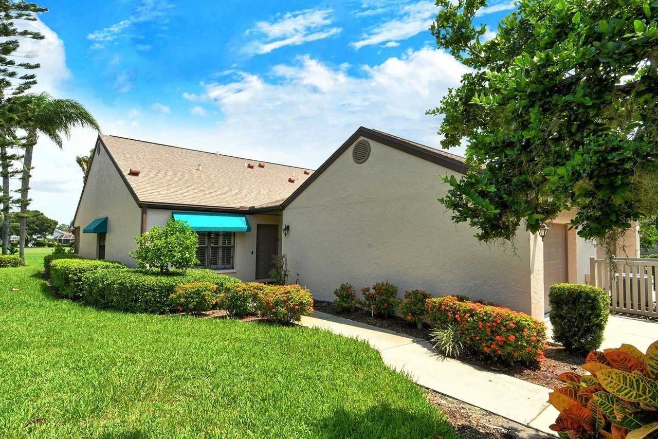 6041 Clubside Dr #6041 - Photo 4 of 50