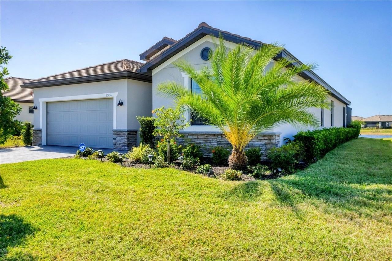 15716 Barefoot Beach Dr - Photo 3 of 50