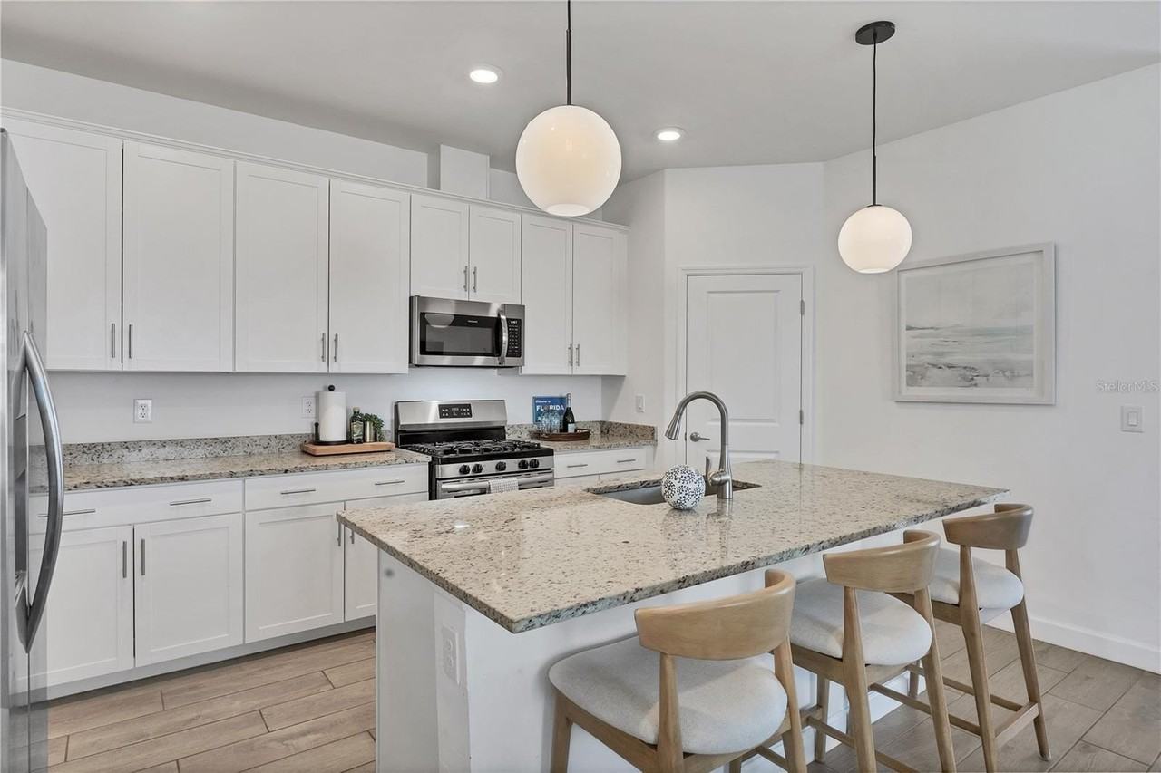 15716 Barefoot Beach Dr - Photo 5 of 50