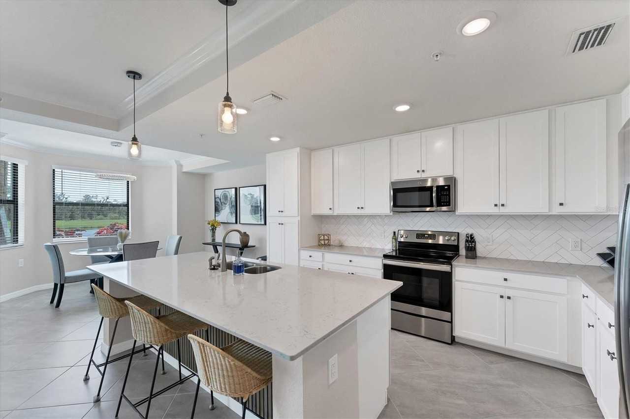 17704 Gawthrop Dr #102 - Photo 7 of 50