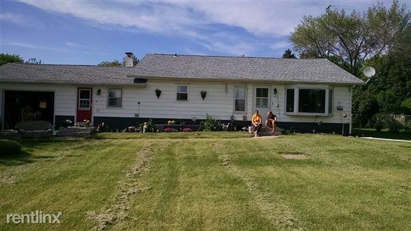 405 Scott Ave - Photo 2 of 11