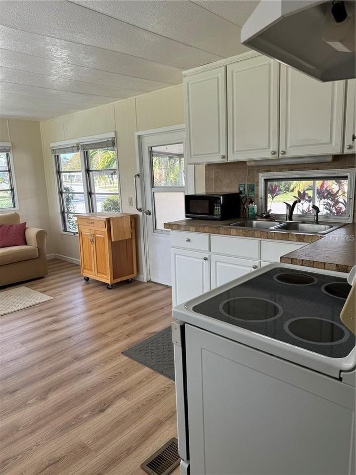 1508 Blind Brook Dr - Photo 4 of 21