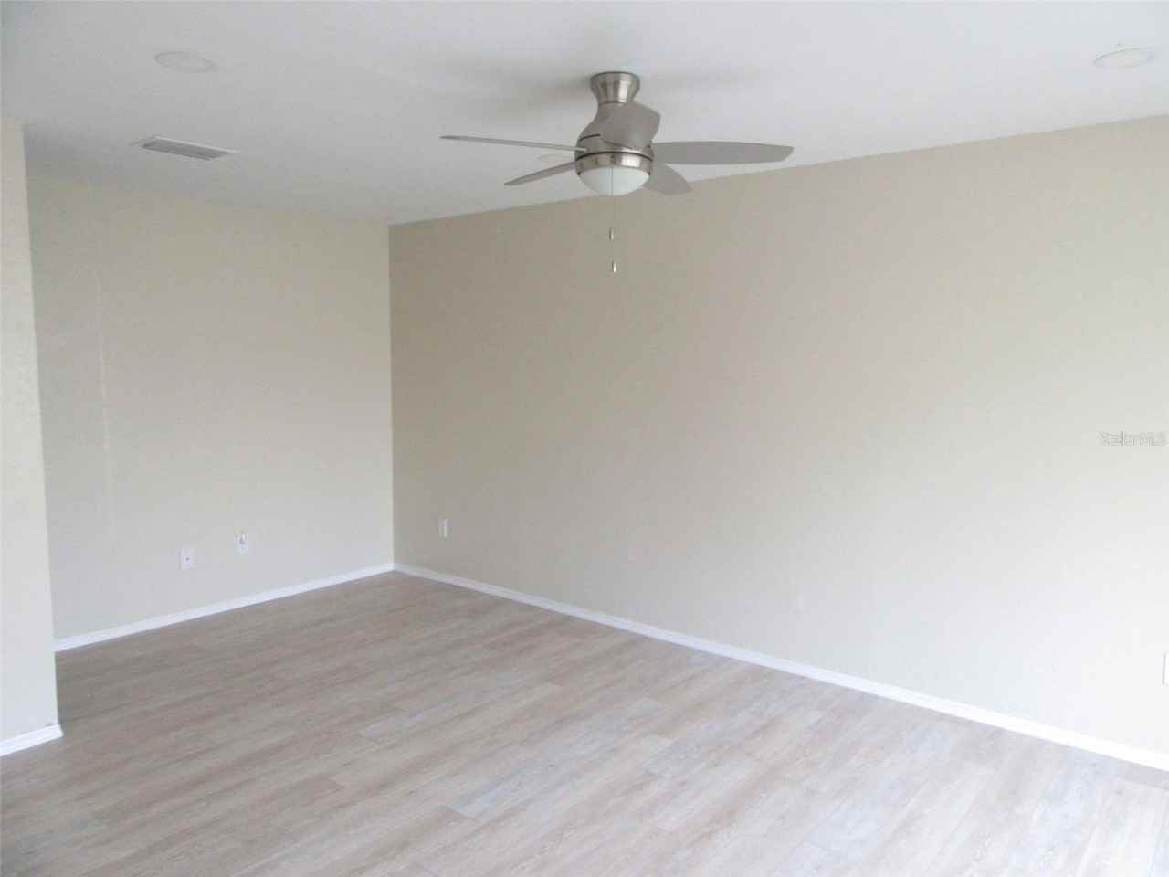 23029 Alabaster Ave - Photo 3 of 15