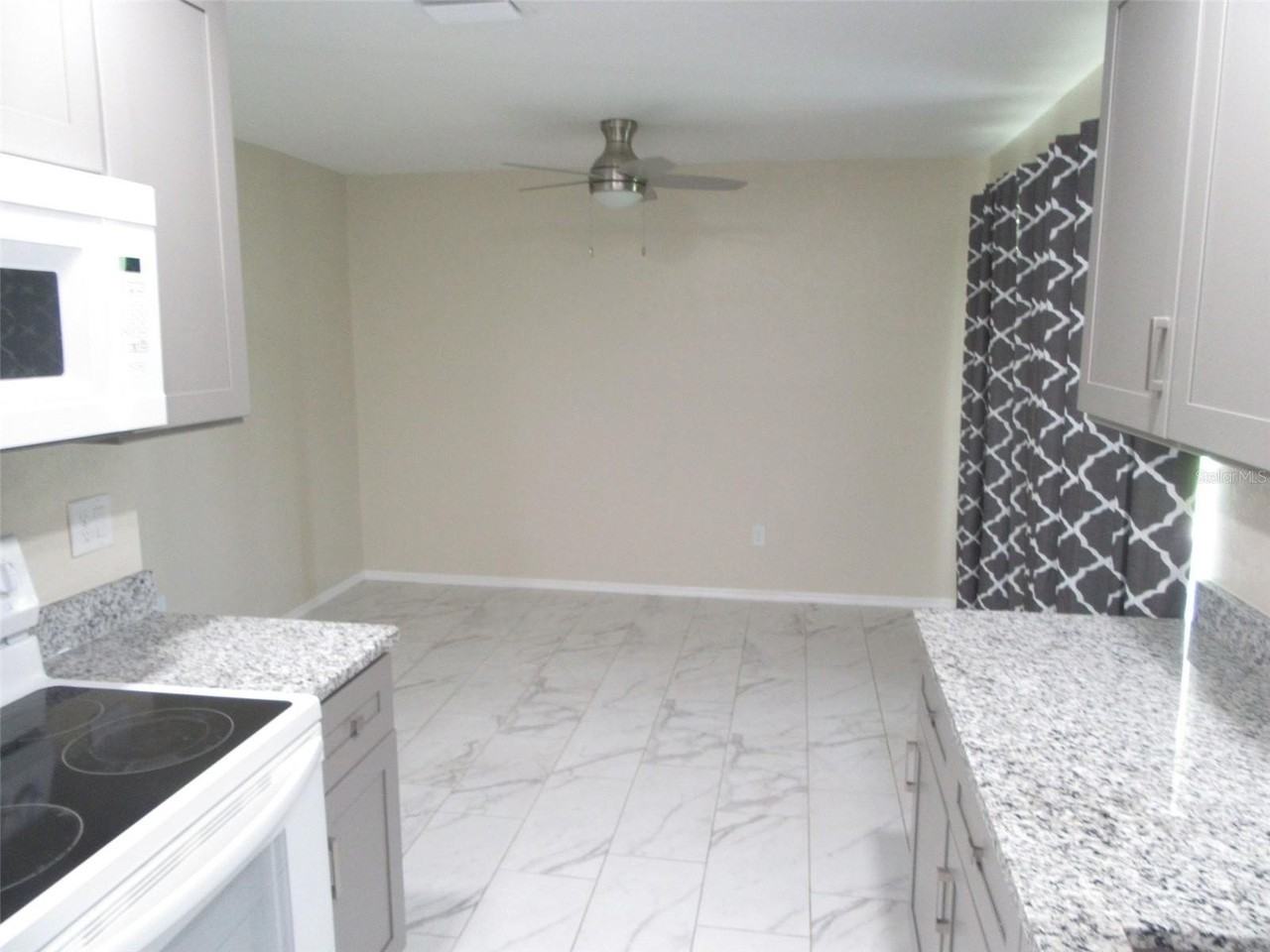 23029 Alabaster Ave - Photo 4 of 15