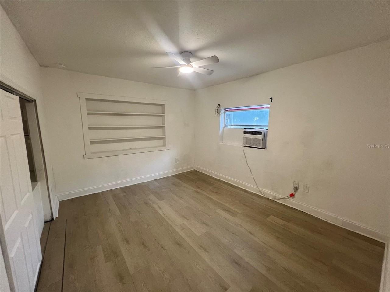 23476 Harper Ave - Photo 3 of 17